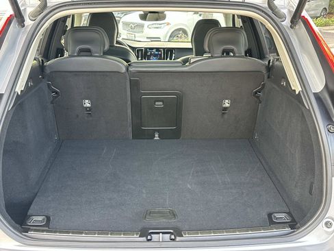 Certified 2025 Volvo XC60 B5 Plus image 23