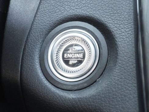 Used 2020 Mercedes-Benz C 300 Sedan image 24