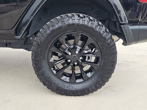 Used 2024 Jeep Wrangler Unlimited Sahara w/ Technology Group image 39