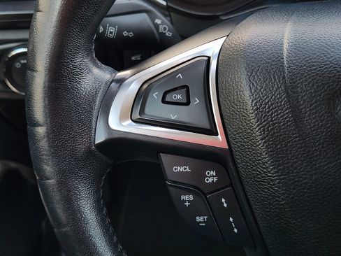 Used 2019 Ford Fusion Titanium FWD image 29