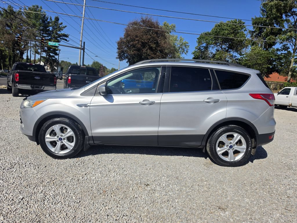 Used 2015 Ford Escape SE w/ Equipment Group 201A AWD/4WD image 2