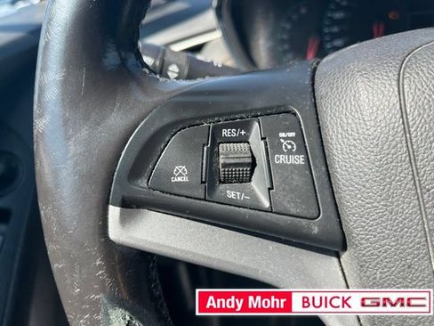 Used 2018 Chevrolet Trax LT w/ LT Convenience Package FWD image 21