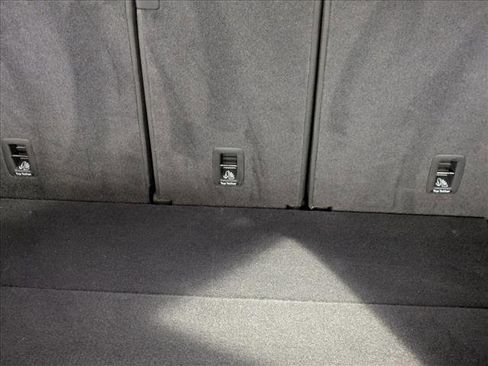 Certified 2025 Audi Q5 2.0T Premium Plus image 6