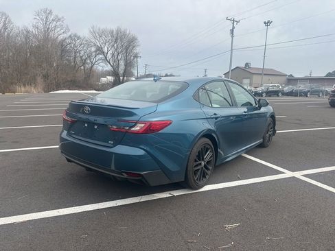 Used 2026 Toyota Camry SE image 5