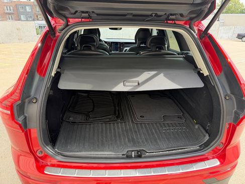 Used 2018 Volvo XC60 T5 Momentum w/ Convenience Package AWD/4WD image 23
