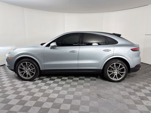 Certified 2023 Porsche Cayenne Coupe AWD/4WD image 2