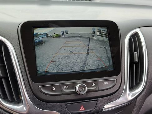 Certified 2018 Chevrolet Equinox LT FWD image 32