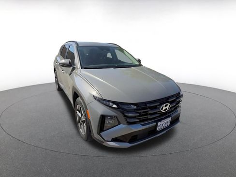 Used 2025 Hyundai Tucson SEL FWD image 3