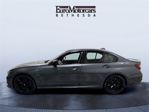 Used 2022 BMW 330e xDrive image 2