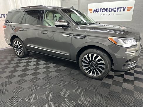 Used 2023 Lincoln Navigator Black Label image 3