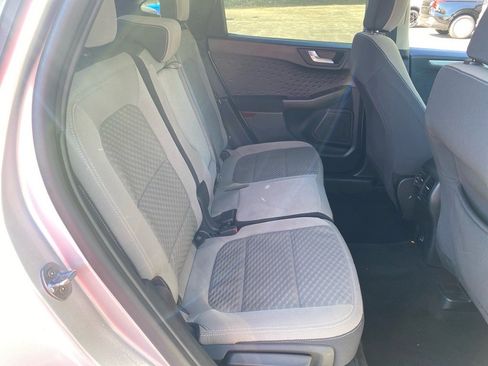 Used 2020 Ford Escape SE image 24