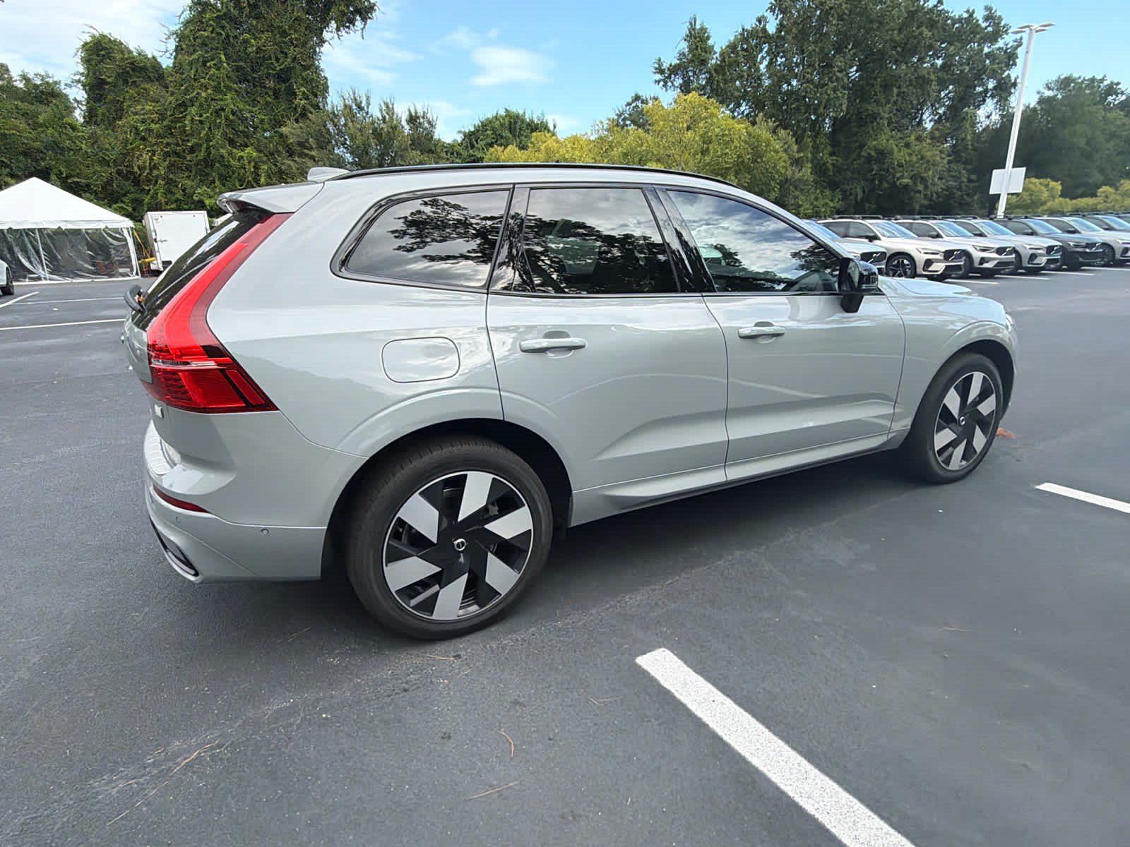 Used 2024 Volvo XC60 T8 Plus w/ Protection Package Premier AWD/4WD image 17