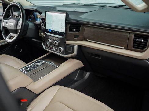 Used 2022 Ford Expedition Max Limited image 22