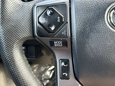 Used 2023 Toyota Tacoma TRD Off-Road w/ Technology Package AWD/4WD image 27