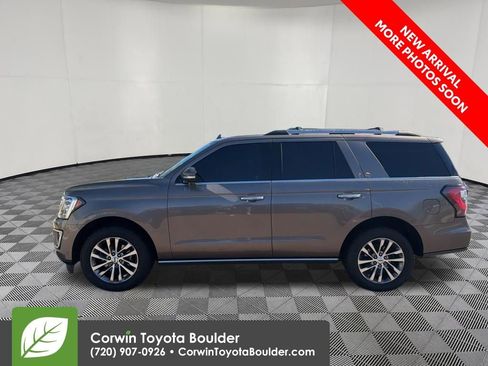 Used 2018 Ford Expedition Limited w/ Equipment Group 301A AWD/4WD image 4