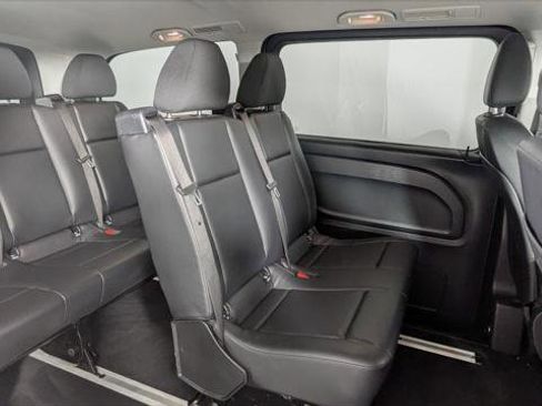 Used 2016 Mercedes-Benz Metris Passenger w/ Premium Appearance Package image 18
