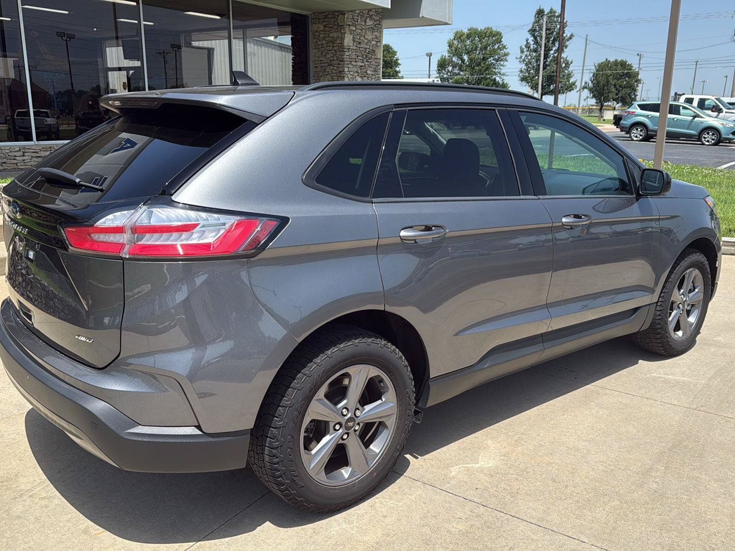 Used 2023 Ford Edge SEL w/ Sport Appearance Package AWD/4WD image 8