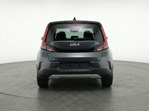 Used 2025 Kia Soul LX w/ LX Technology Package FWD image 7