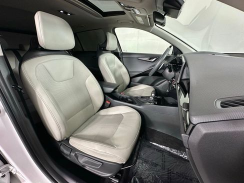 Used 2023 Kia Niro EX Touring FWD image 6