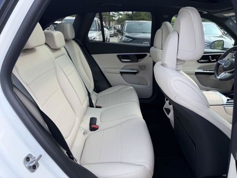 Certified 2025 Mercedes-Benz GLC 300 4MATIC image 26