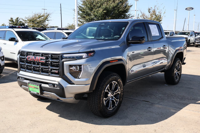 Used 2023 GMC Canyon AT4 w/ Technology Package AWD/4WD image 3