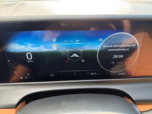 Certified 2025 Kia Seltos EX w/ EX Sunroof Package image 18