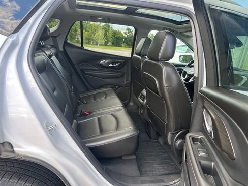 Used 2022 GMC Terrain SLT w/ Tech Package AWD/4WD image 14