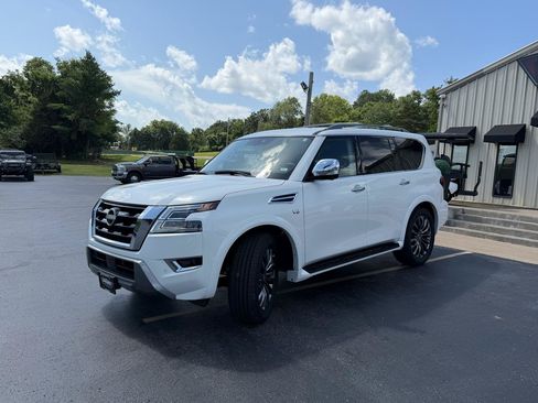 Used 2022 Nissan Armada Platinum w/ Captain's Chairs Package AWD/4WD image 7