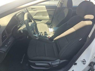 Used 2020 Hyundai Elantra SE w/ Cargo Package (C1) FWD image 10
