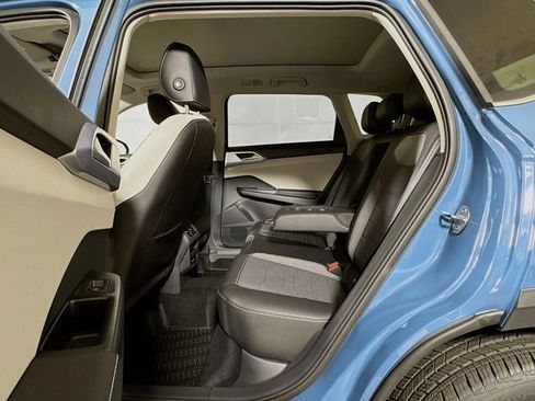 New 2026 Volkswagen Taos SE image 12