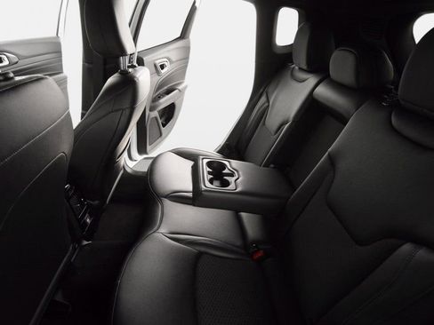 New 2026 Jeep Compass Latitude image 14