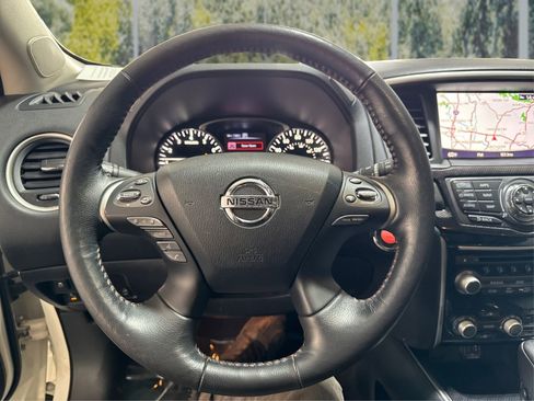Used 2020 Nissan Pathfinder SL AWD/4WD image 17