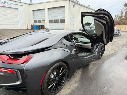 Used 2019 BMW i8 Coupe image 26