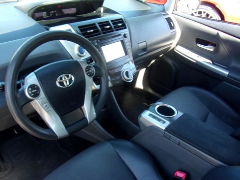 Used 2012 Toyota Prius V Five image 5