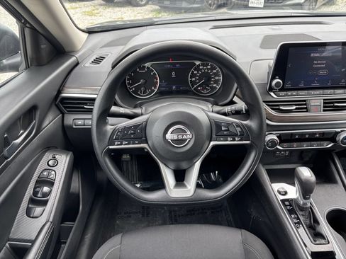 Used 2026 Nissan Altima 2.5 SV FWD image 34