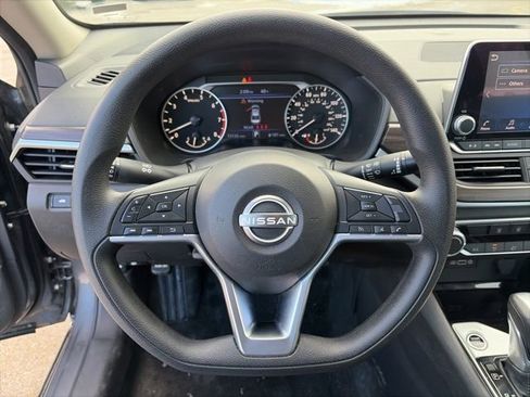 Used 2024 Nissan Altima 2.5 SV image 22