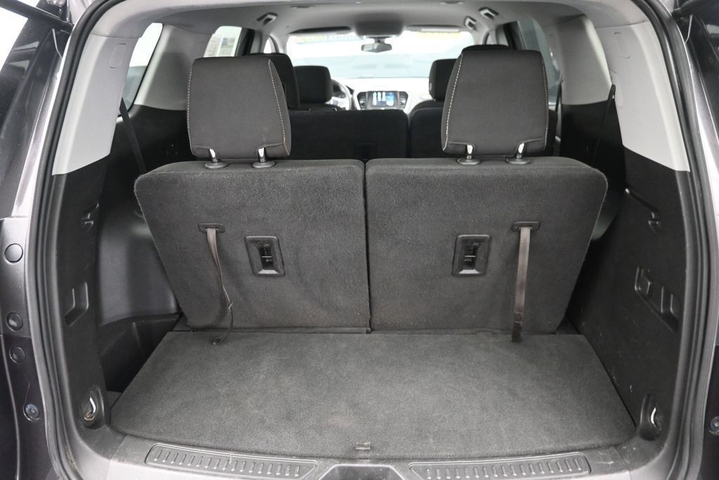 Used 2017 GMC Acadia SLE FWD image 17