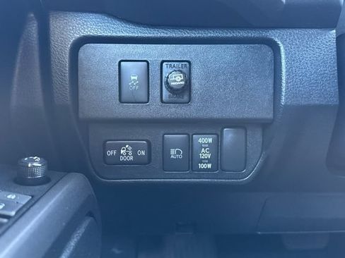 Used 2021 Toyota Tacoma TRD Off-Road w/ Technology Package RWD image 31