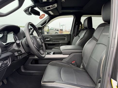 Used 2024 RAM 2500 Laramie w/ Night Edition image 15