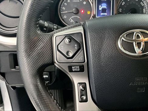 Used 2018 Toyota Tacoma SR5 image 23