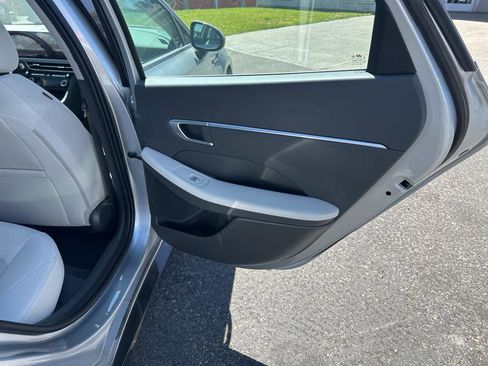 New 2024 Hyundai Sonata SEL w/ Convenience Package FWD image 17