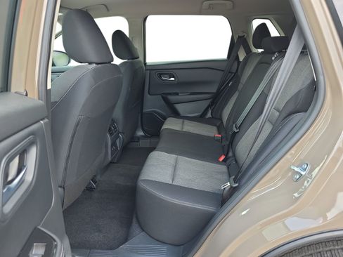 Used 2025 Nissan Rogue SV FWD image 11