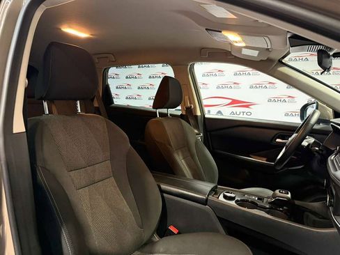 Used 2025 Nissan Rogue SV image 52