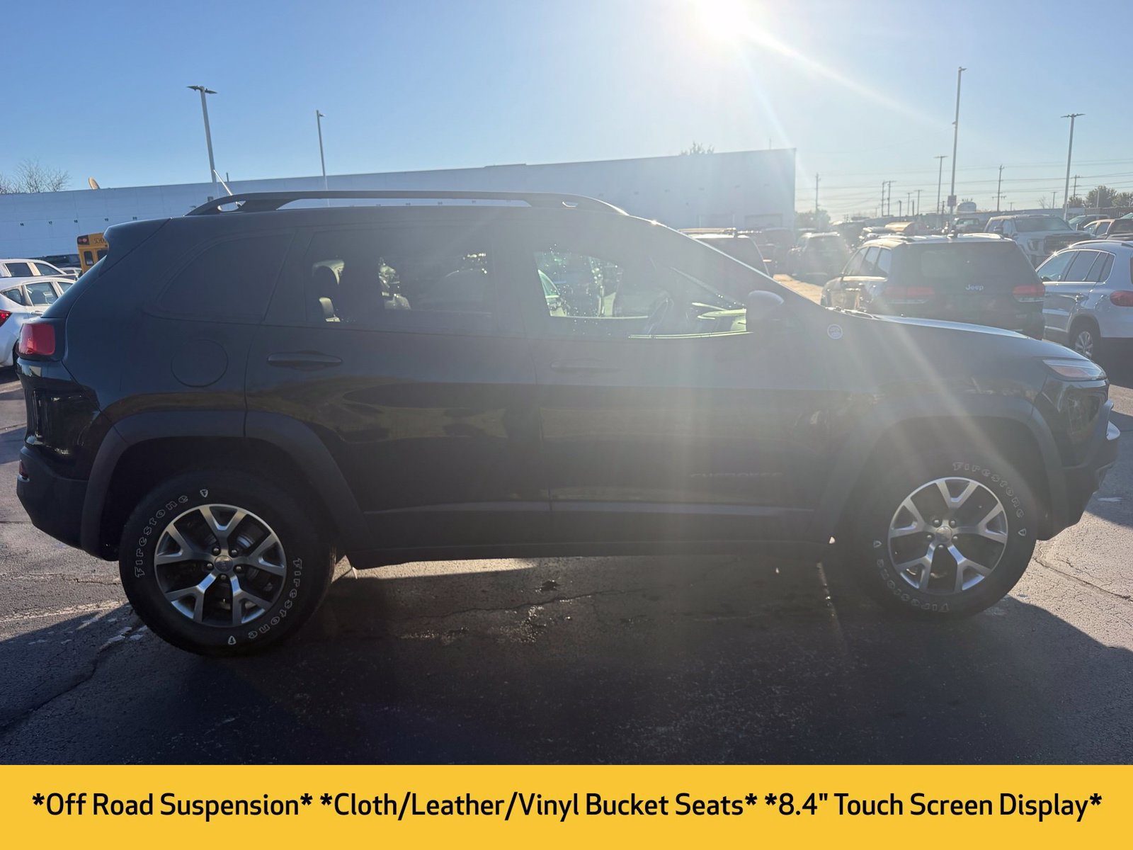 Used 2015 Jeep Cherokee Trailhawk AWD/4WD image 6