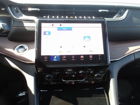 New 2025 Jeep Grand Cherokee L Summit w/ Luxury Tech Group V image 16