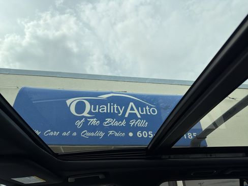 Used 2021 Ford Expedition Limited AWD/4WD image 32