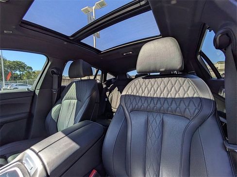 Used 2022 BMW X6 M50i w/ Executive Package image 22