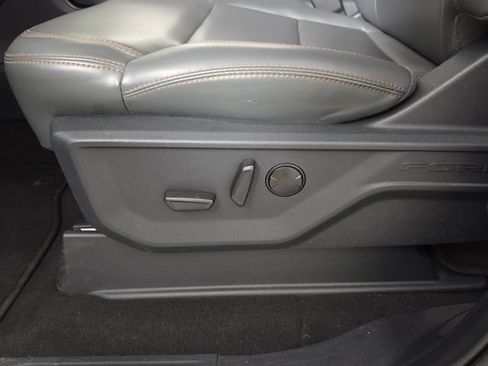 Used 2025 Ford Expedition Active AWD/4WD image 18