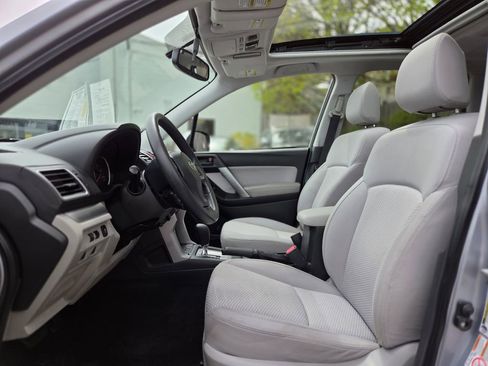 Used 2016 Subaru Forester 2.5i Premium w/ All-Weather Package AWD/4WD image 18