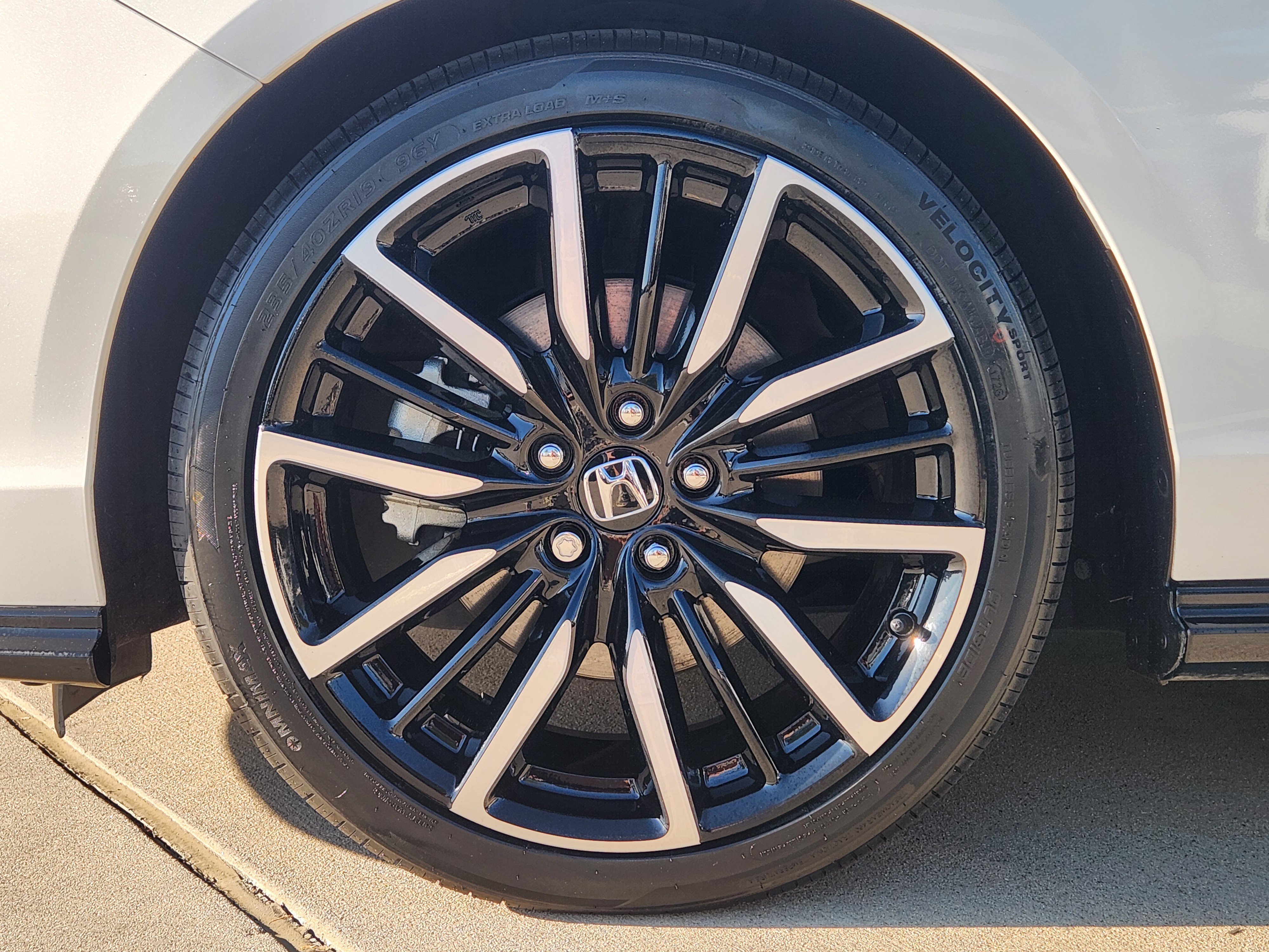 Used 2023 Honda Accord Touring image 12